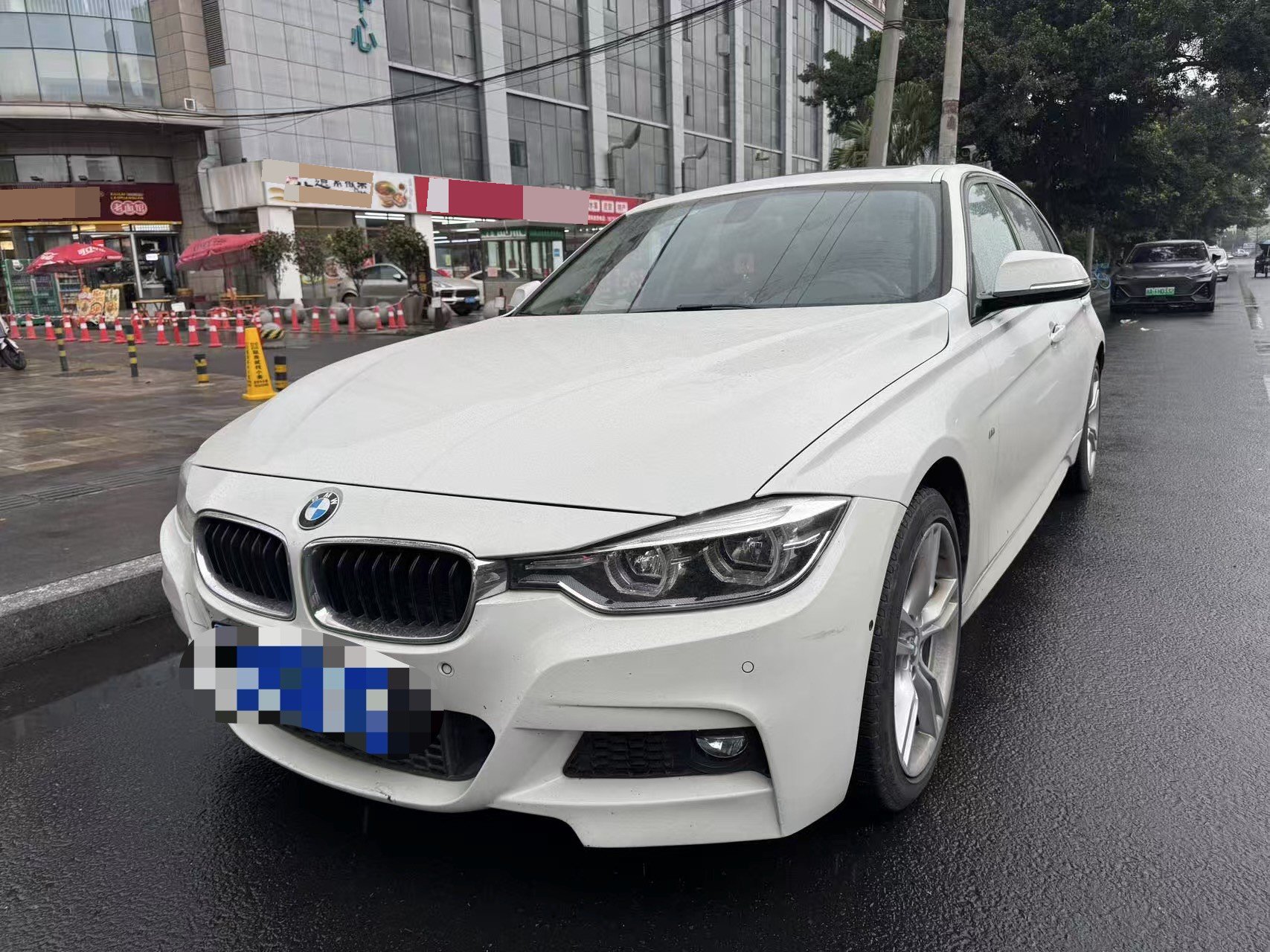 BMW 3 Series 2019 汽车图片 