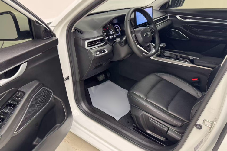 GEELY Emgrand 2023 car image #12