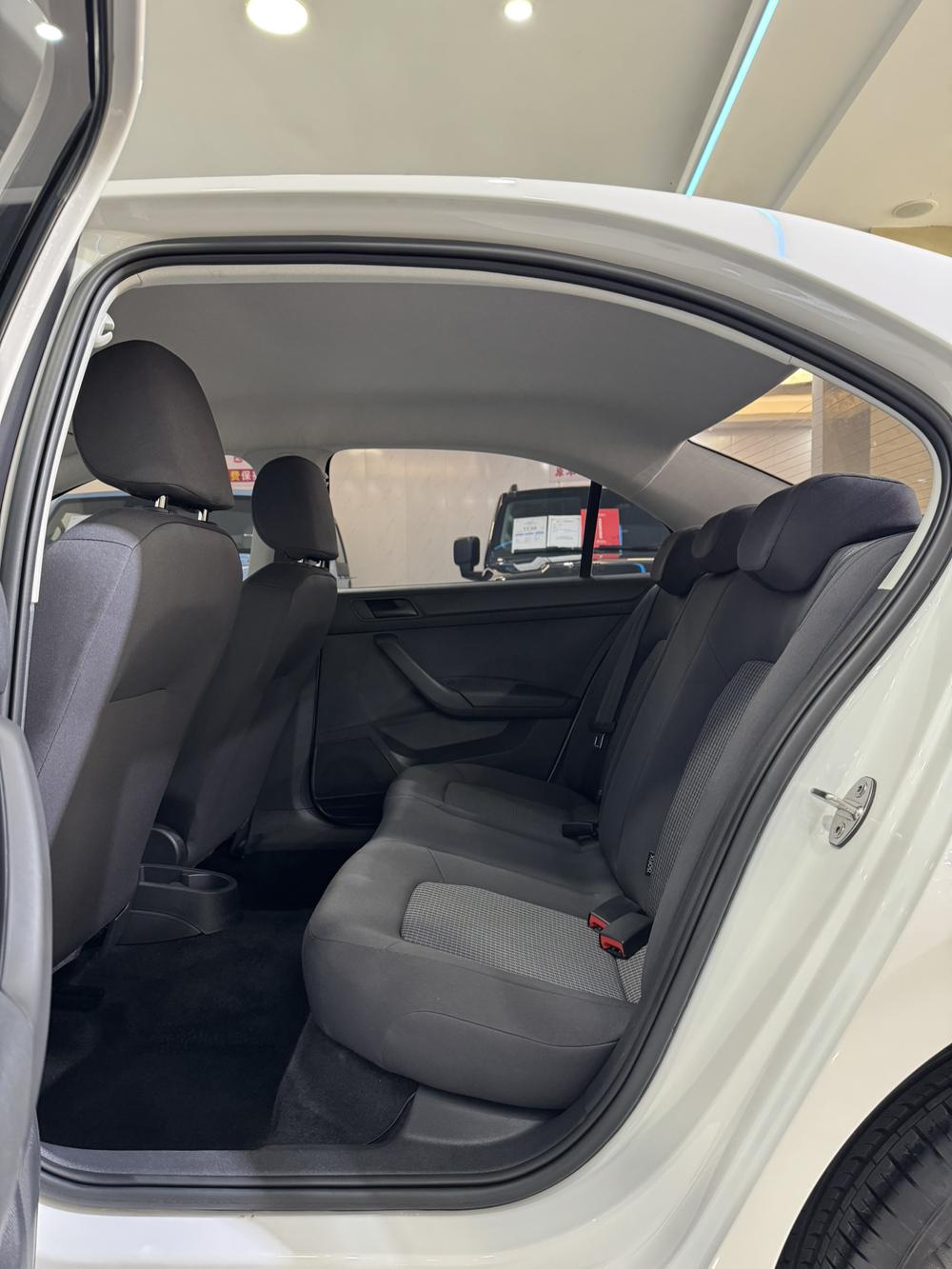 Volkswagen Santana 2022 car image #6