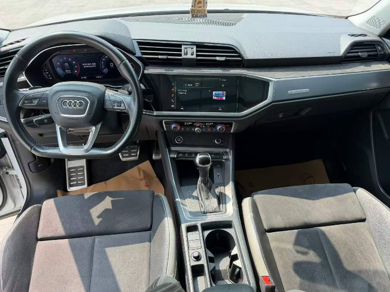 Audi Q3 2021 #8 Audi Q3 2021 صورة سيارة #8