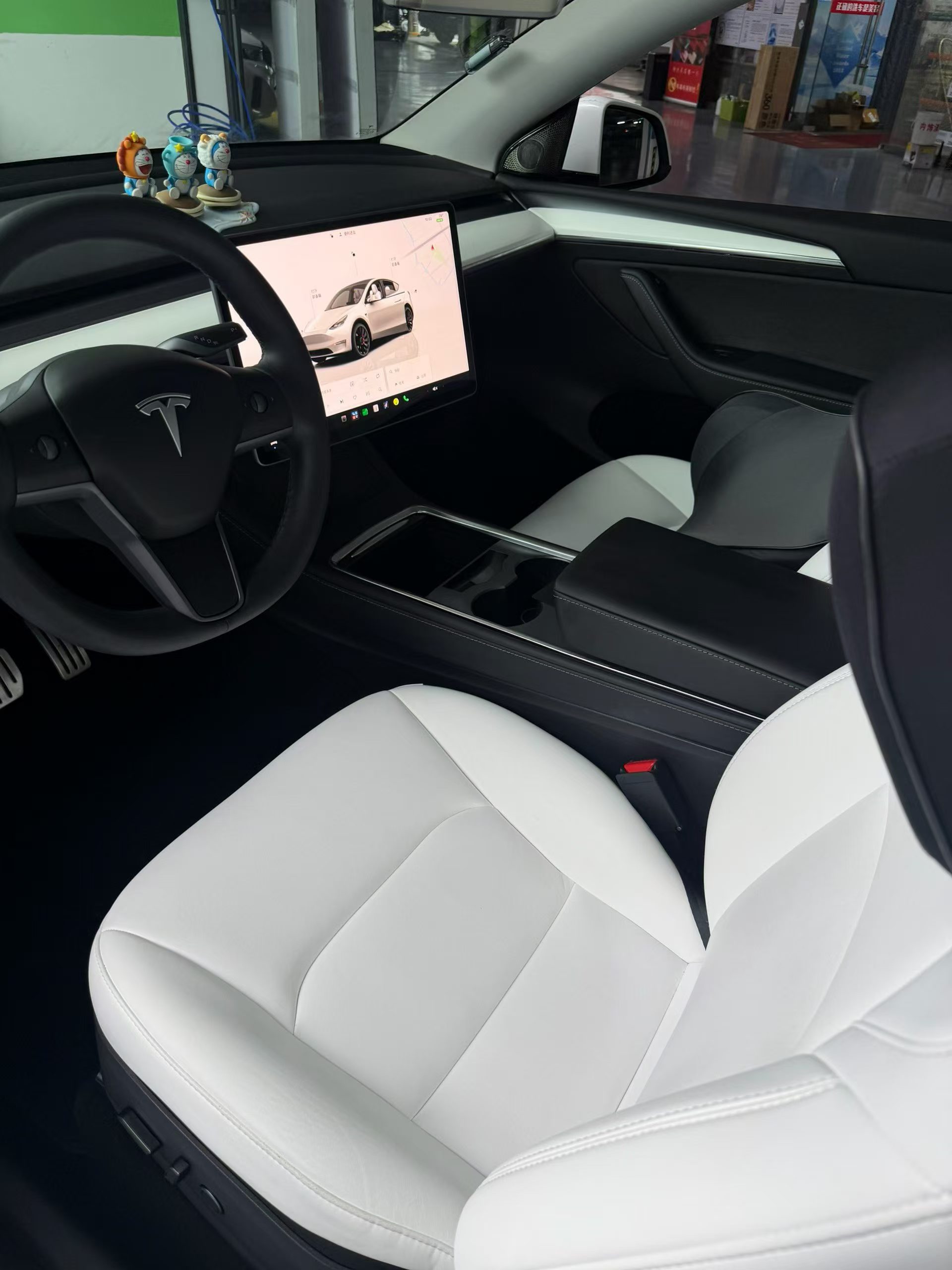 Tesla Model Y 2022 immagine di auto #4