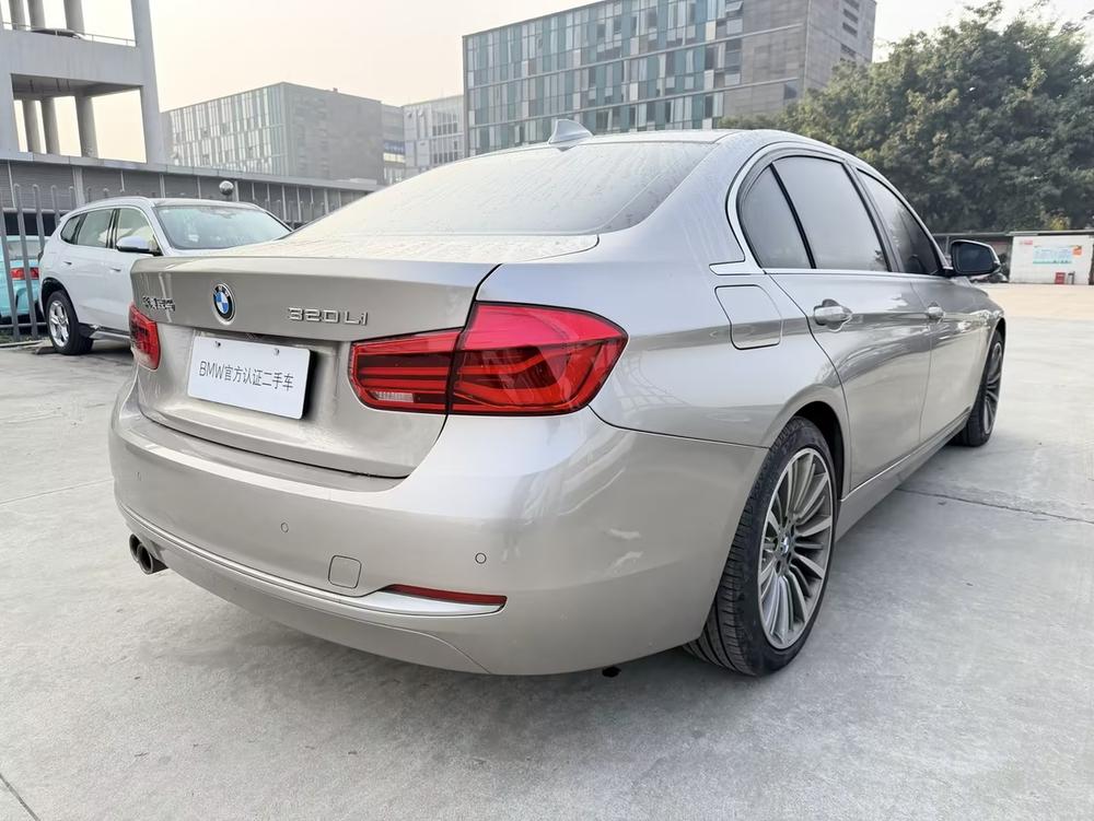 BMW 3 Series 2019 car image #5