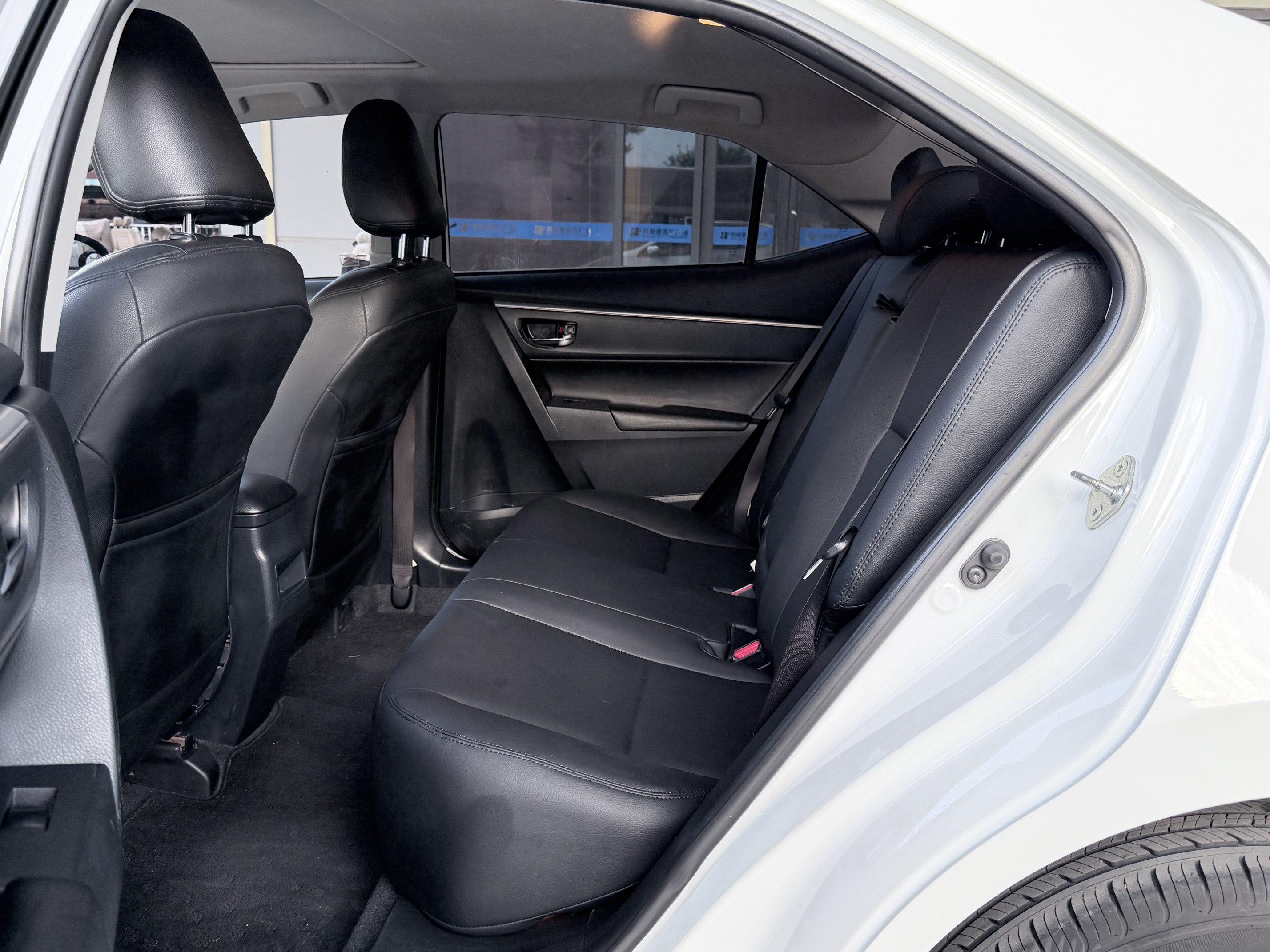 Toyota Corolla 2018 car image #11