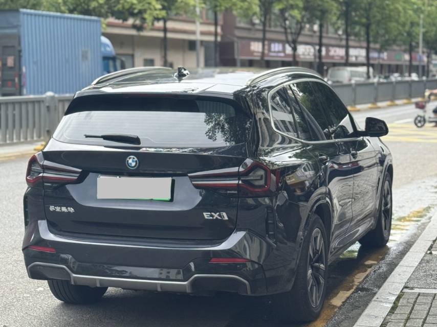 BMW iX3 2024 car image #7