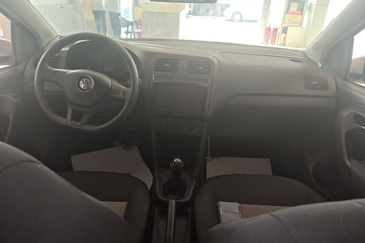 Volkswagen Polo 2018 car image #10