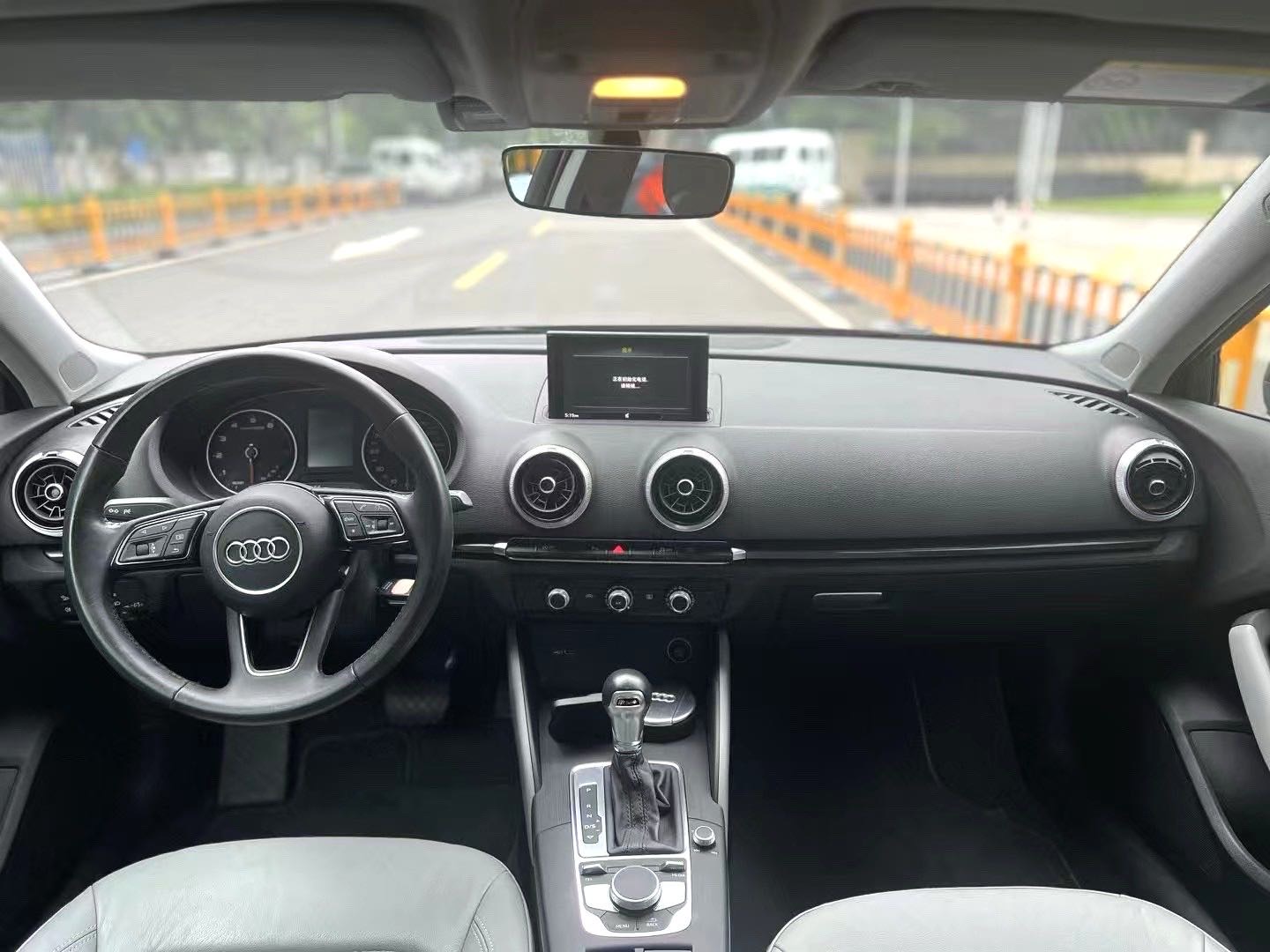 Audi A3 2018 car image #3