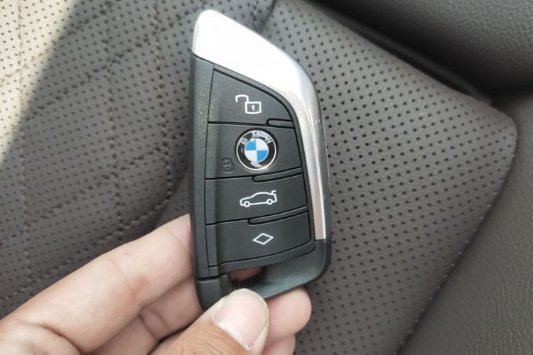 BMW 3 Series 2024 #10 BMW 3 Series 2024 car image #10