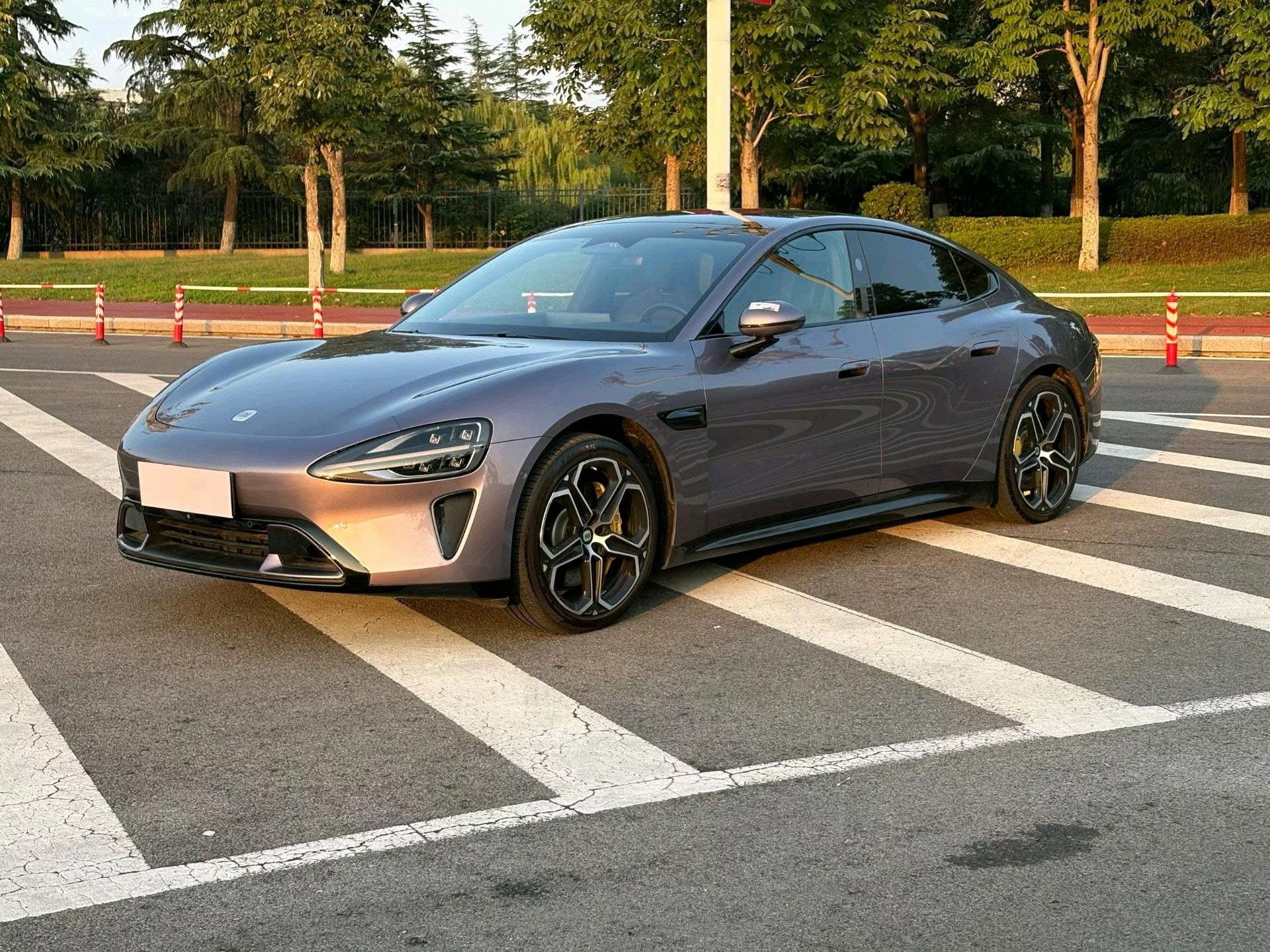 MI SU7 2024 car image 
