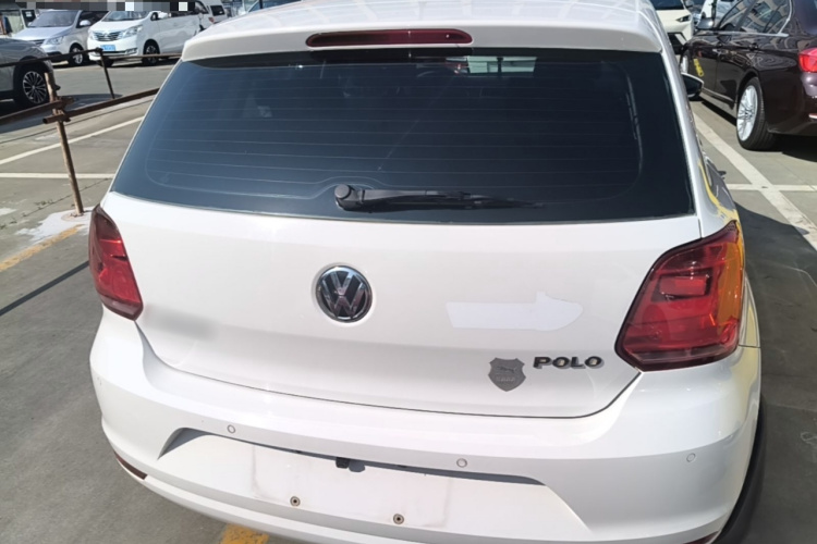 Volkswagen Polo 2015 #4 Volkswagen Polo 2015 car image #4