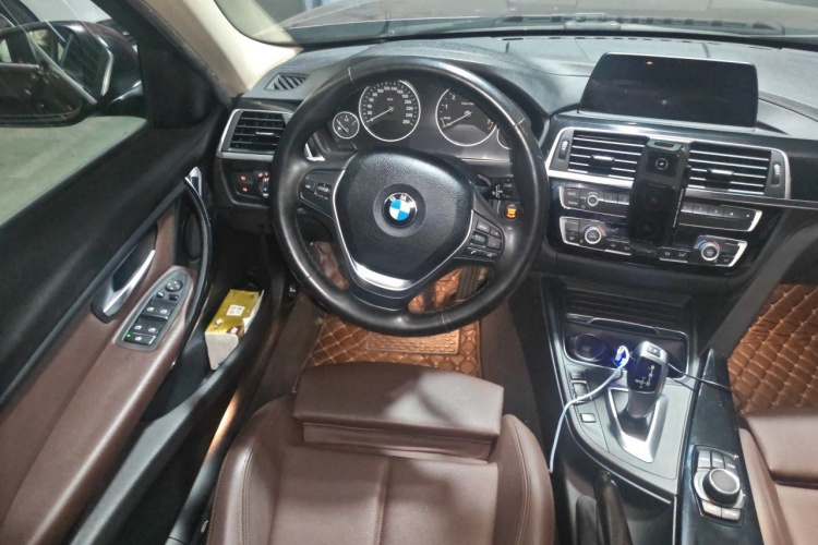 BMW 3 Series 2018 #15 BMW 3 Series 2018 car image #15