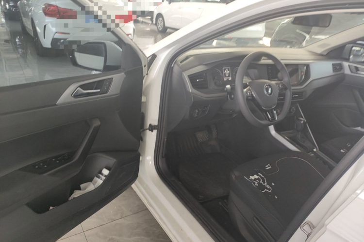 Volkswagen Polo 2021 car image #16