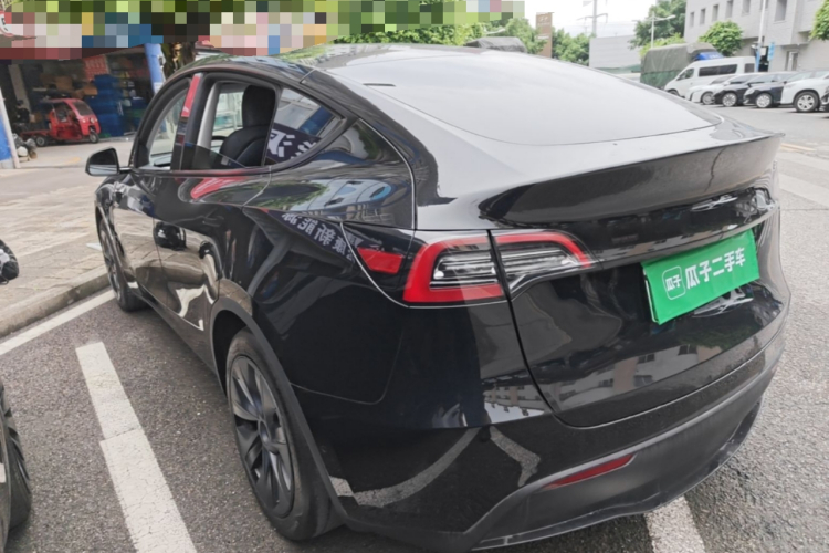 Tesla Model Y 2023 #5 Tesla Model Y 2023 car image #5
