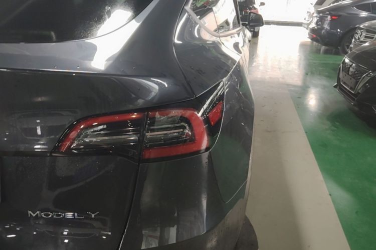Tesla Model Y 2024 #8 Tesla Model Y 2024 immagine di auto #8