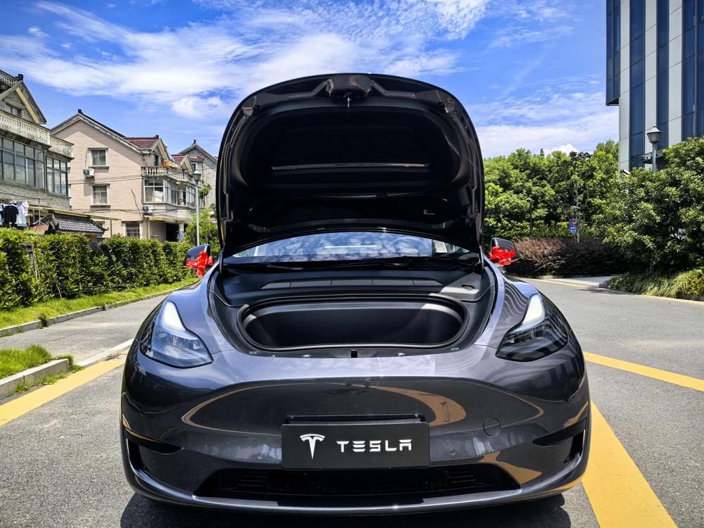 Tesla Model Y 2023 #10 Tesla Model Y 2023 car image #10