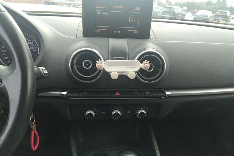 Audi A3 2017 immagine di auto #13