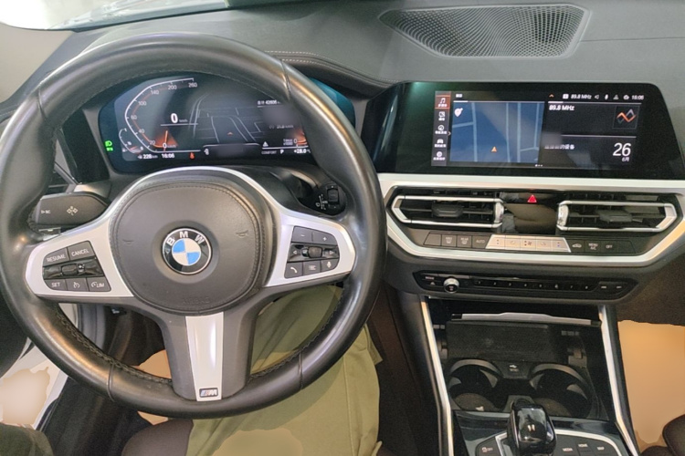 BMW 3 Series 2022 image de voiture #10