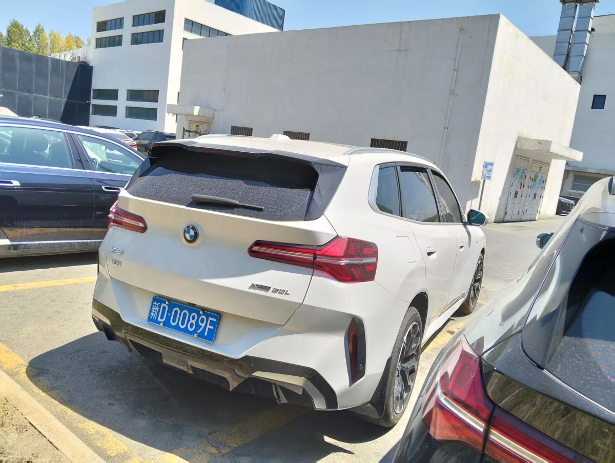 BMW X3 2025 car image #2