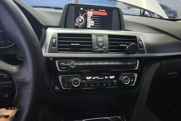 BMW 3 Series 2017 car image #13