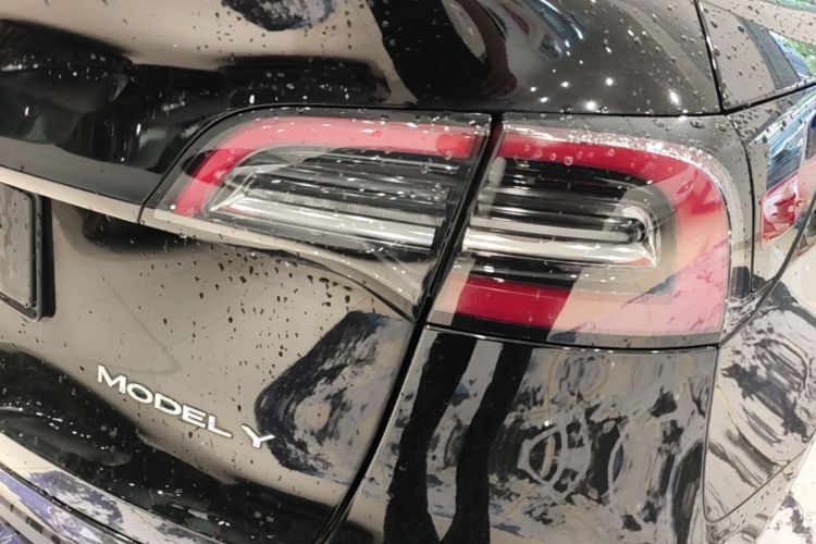 Tesla Model Y 2022 car image #8
