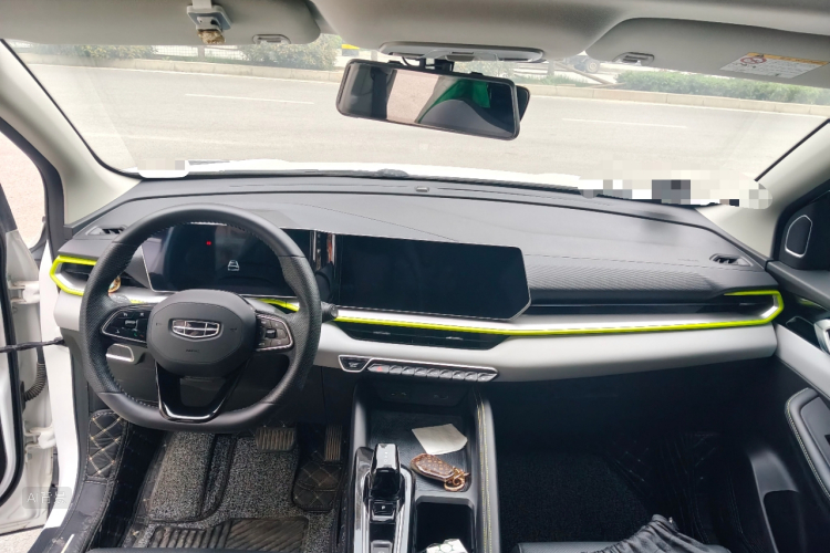 GEELY Coolray 2022 car image #11