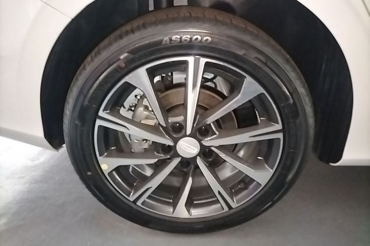 GEELY Emgrand 2026 car image #10