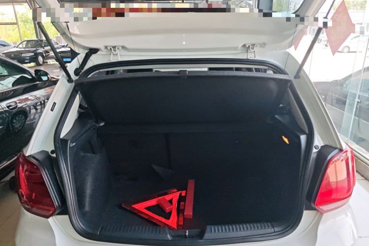 Volkswagen Polo 2018 صورة سيارة #19