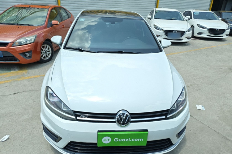 Volkswagen Golf 2017 car image #3