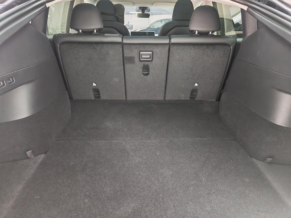 Tesla Model Y 2024 car image #18