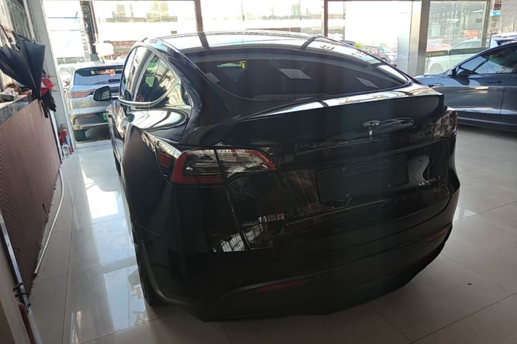 Tesla Model Y 2022 car image #7