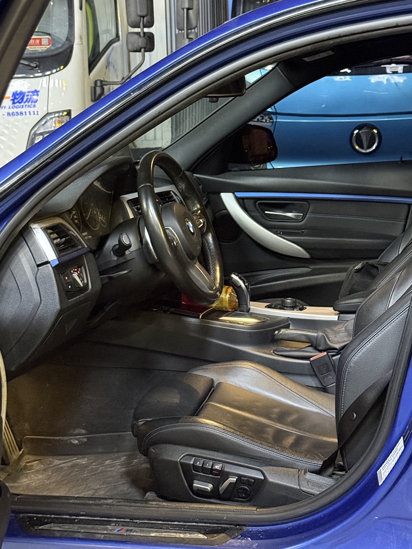BMW 3 Series 2018 car image #3