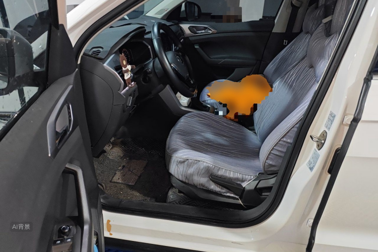 Volkswagen T-Cross 2019 #18 Volkswagen T-Cross 2019 car image #18
