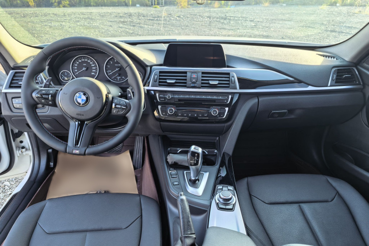 BMW 3 Series 2016 #10 BMW 3 Series 2016 immagine di auto #10