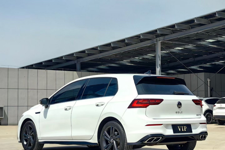 Volkswagen Golf 2022 car image #6