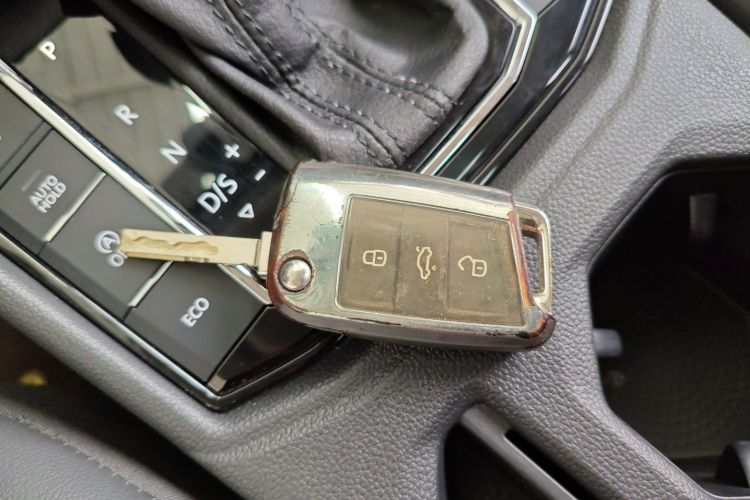 Volkswagen Lavida 2019 car image #9