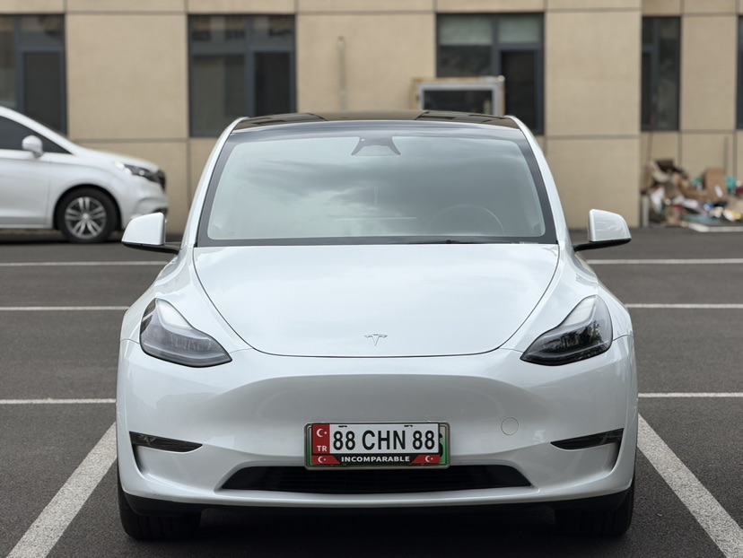 Tesla Model Y 2024 #2 Tesla Model Y 2024 car image #2