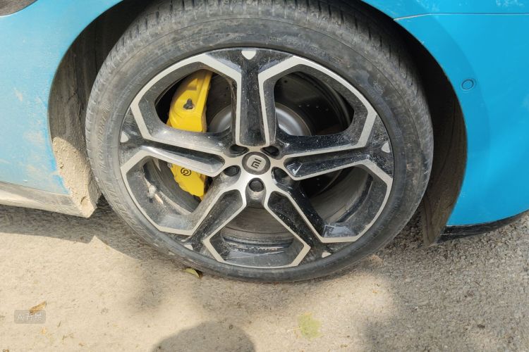 MI SU7 2024 image de voiture #9