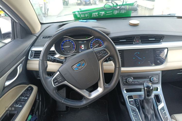 GEELY Emgrand 2018 car image #12