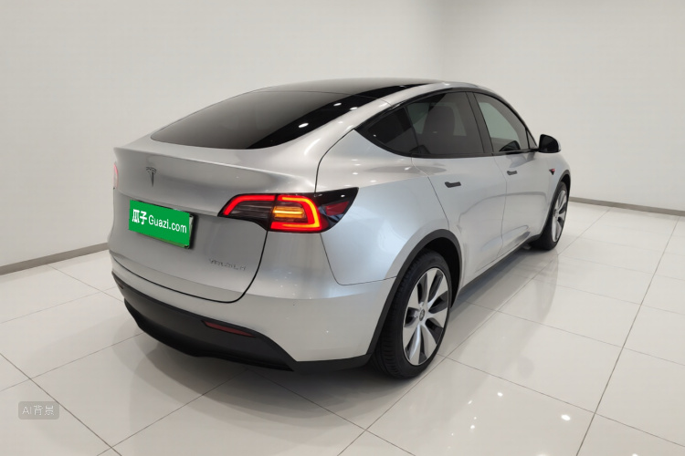 Tesla Model Y 2023 car image #7
