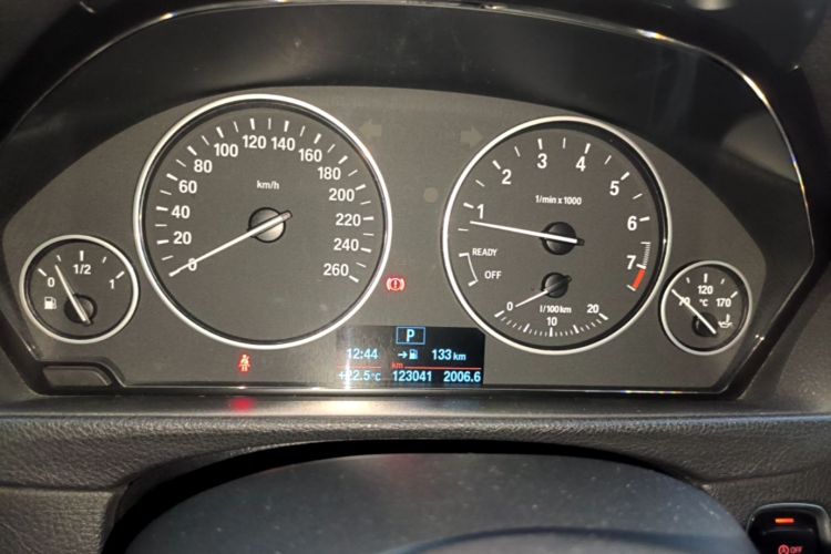 BMW 3 Series 2016 car image #12
