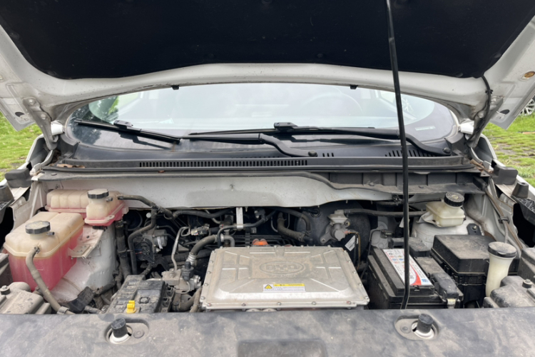 BYD Yuan New Energy 2019 immagine di auto #25