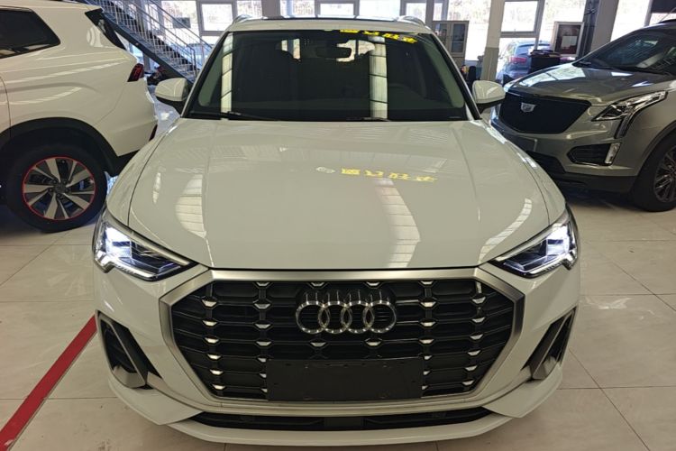 Audi Q3 2020 car image #3