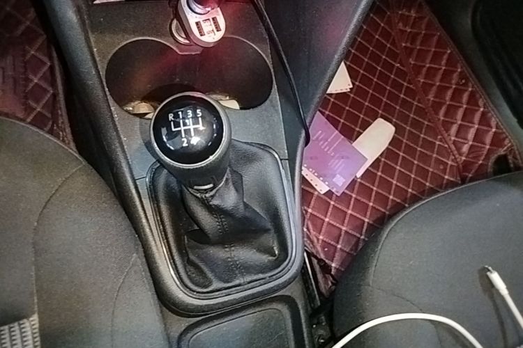 Volkswagen Polo 2017 car image #16