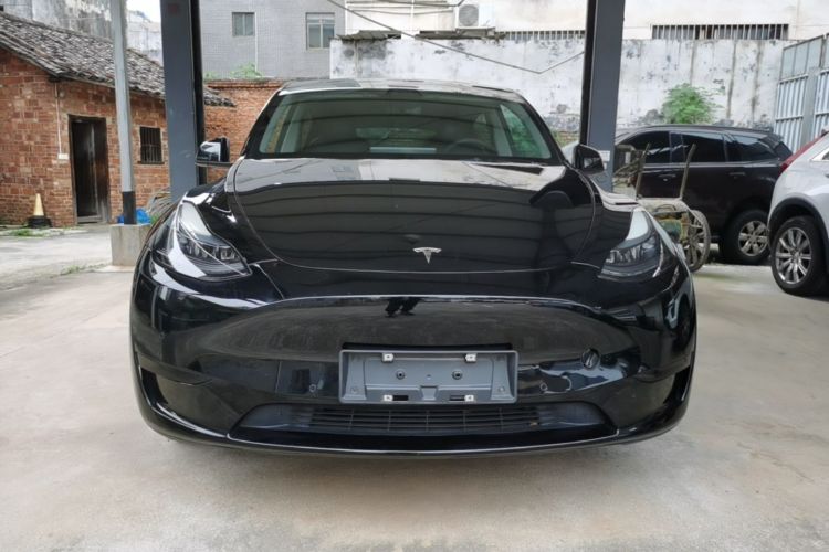 Tesla Model Y 2023 #3 Tesla Model Y 2023 car image #3