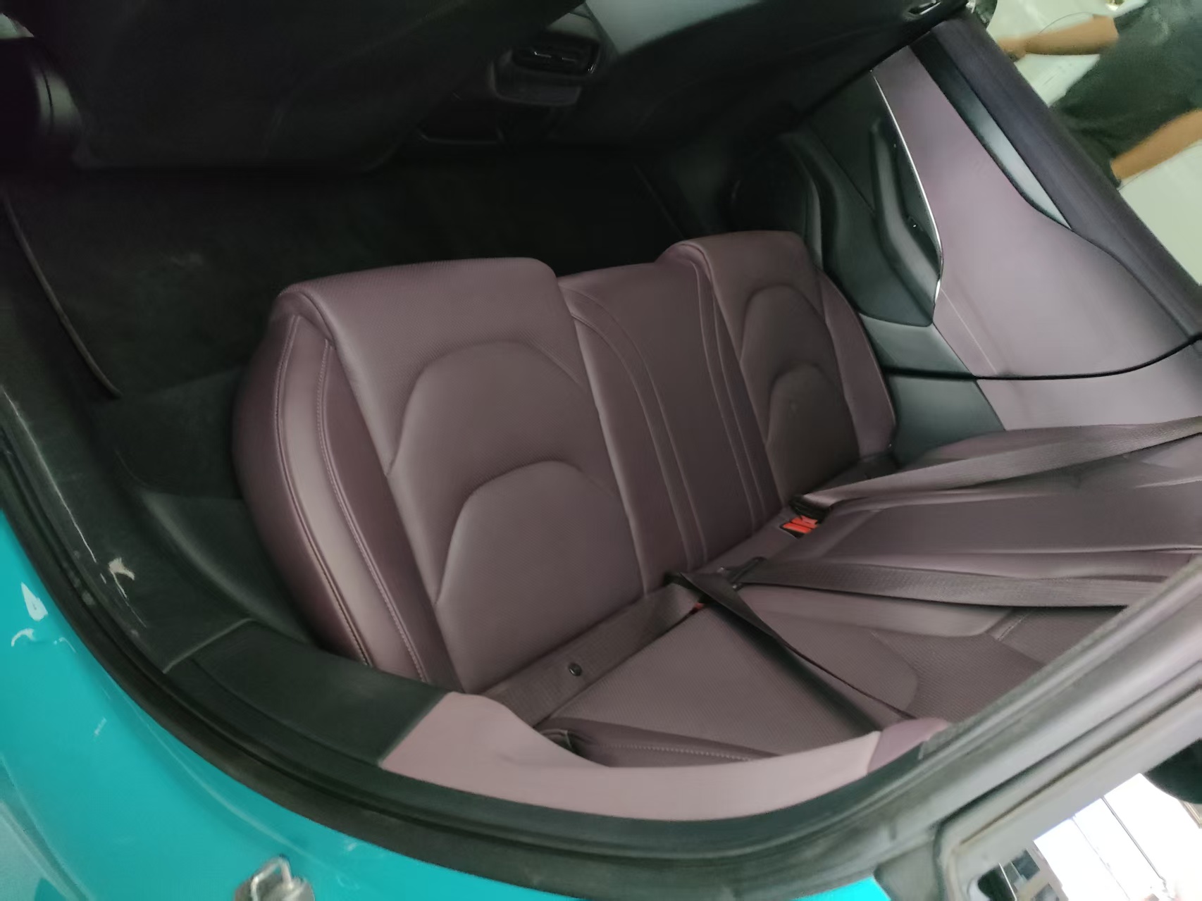 MI SU7 2025 immagine di auto #7