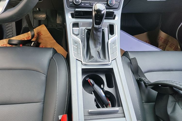 GEELY Emgrand 2021 car image #14