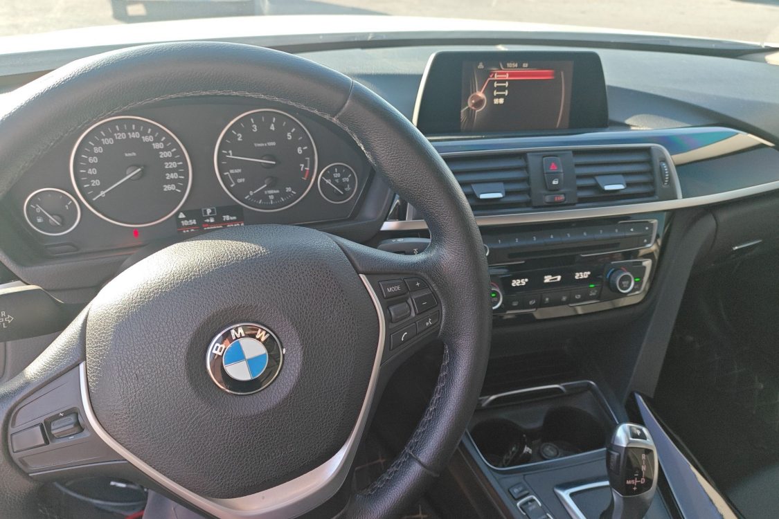 BMW 3 Series 2016 car image #15