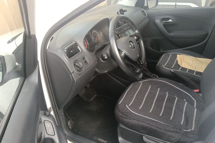Volkswagen Polo 2018 car image #13