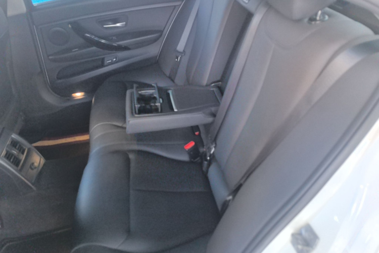 BMW 3 Series 2017 #17 BMW 3 Series 2017 car image #17