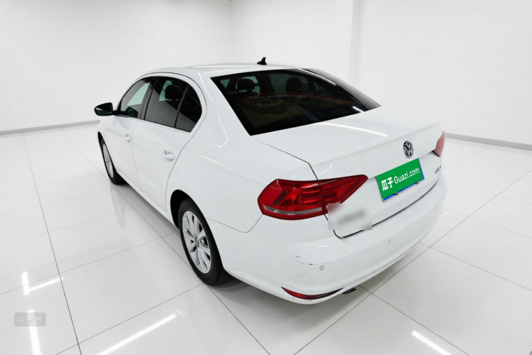 Volkswagen Lavida 2016 car image #5