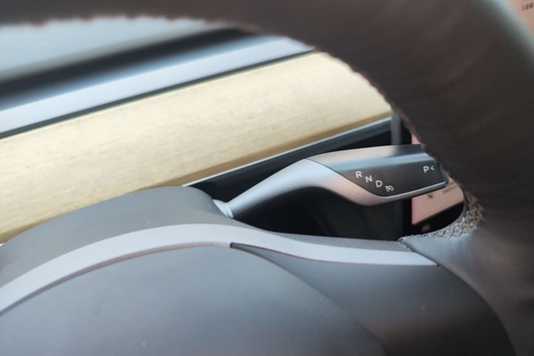 Tesla Model Y 2021 #18 Tesla Model Y 2021 car image #18